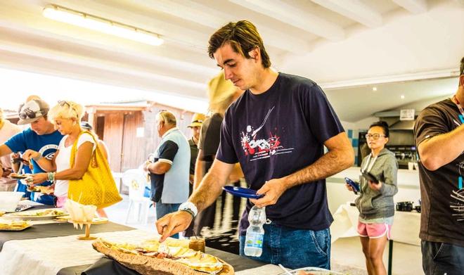 Cagliari’s Poetto Beach – KiteFoil GoldCup World Series ©  Alex Schwarz / IKA